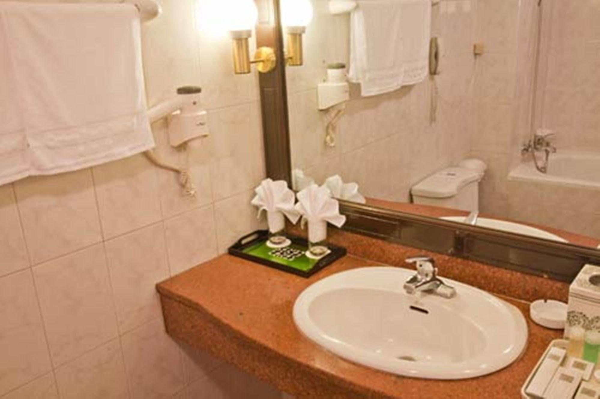 Green Park Hotel Hanoi Exterior photo