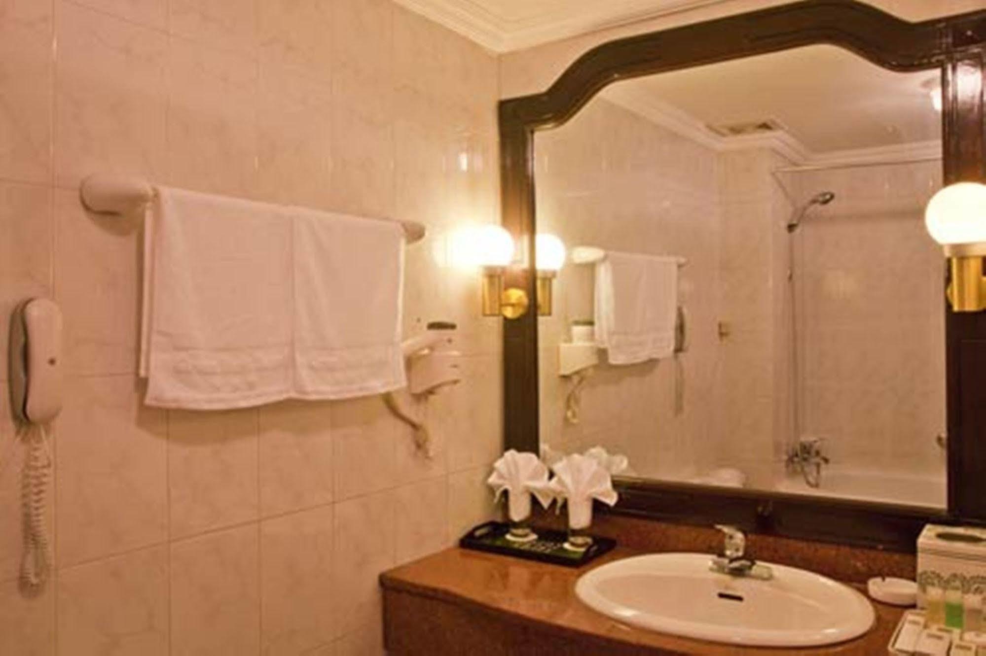 Green Park Hotel Hanoi Exterior photo